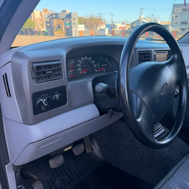 FORD F250 XLT-L - Imagem 11
