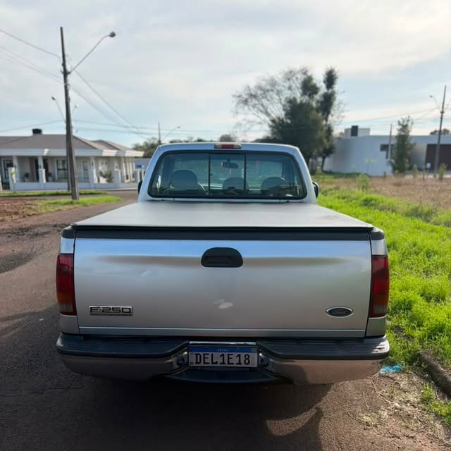 FORD F250 XLT-L - Imagem 6