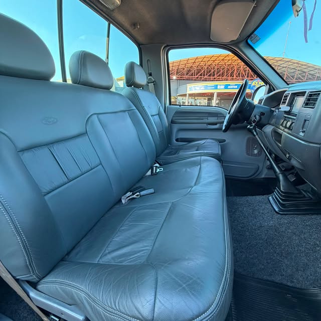 FORD F250 XLT-L - Imagem 8