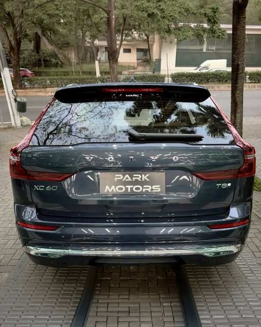 VOLVO XC60 T8 PHEV PLUS AWD - Imagem 6