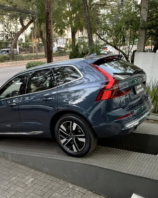VOLVO XC60 T8 PHEV PLUS AWD - Imagem 7