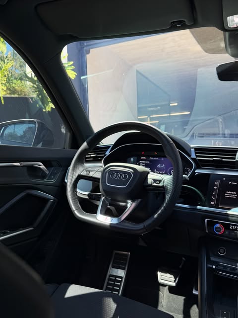 AUDI Q3 40 TFSI GAS. SPORTBACK PERF. BLACK QUATTRO TIPTRONIC - Imagem 4
