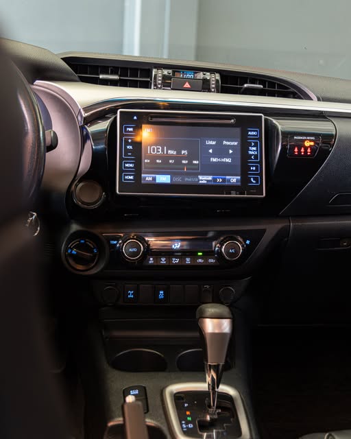 TOYOTA HILUX SRV - Imagem 4
