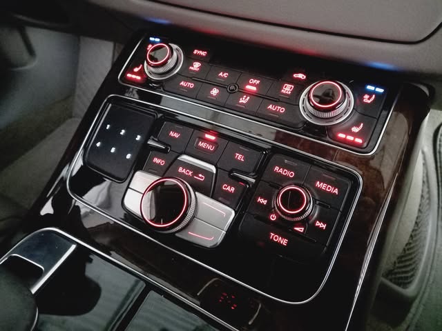 AUDI A8 - Imagem 8