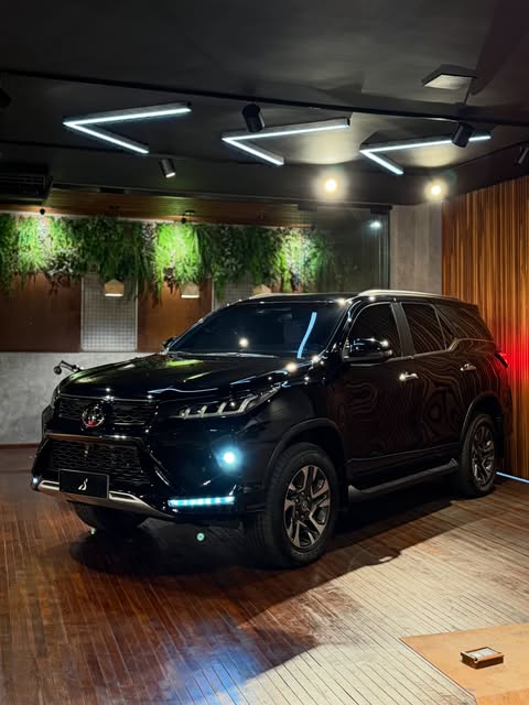 TOYOTA HILUX SW4 DIAMOND - Imagem 1