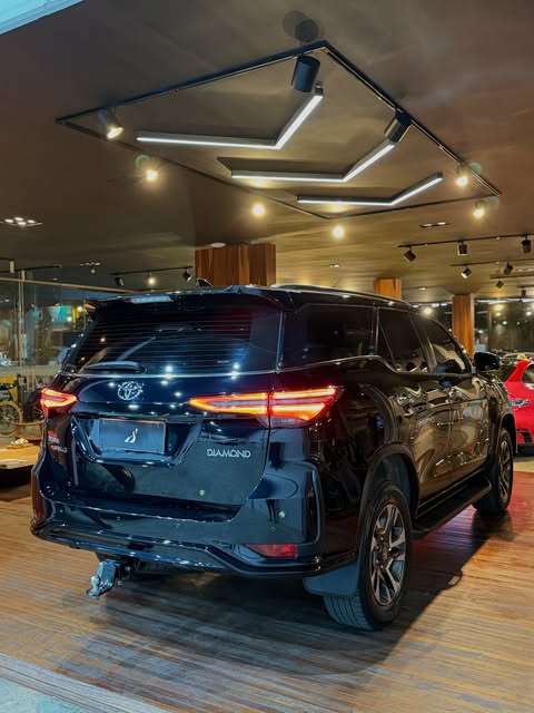 TOYOTA HILUX SW4 DIAMOND - Imagem 3