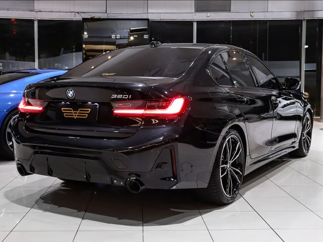 BMW 320I M SPORT - Imagem 3