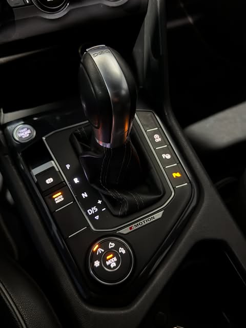 VOLKSWAGEN TIGUAN R-LINE - Imagem 17