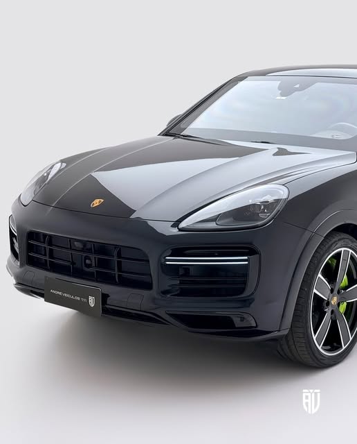 PORSCHE CAYENNE TURBO S E-HYBRID - Imagem 3