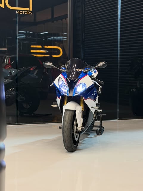 BMW S1000RR - Imagem 4