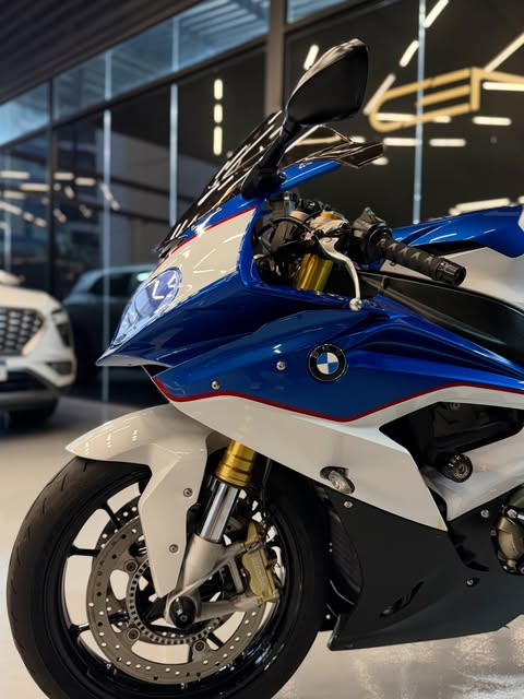 BMW S1000RR - Imagem 5