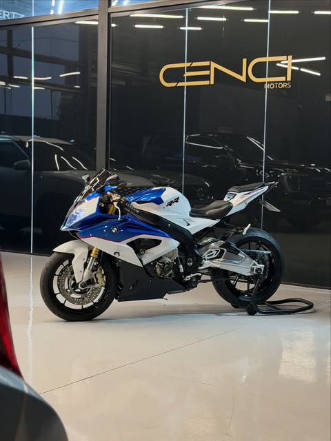 BMW S1000RR - Imagem 10
