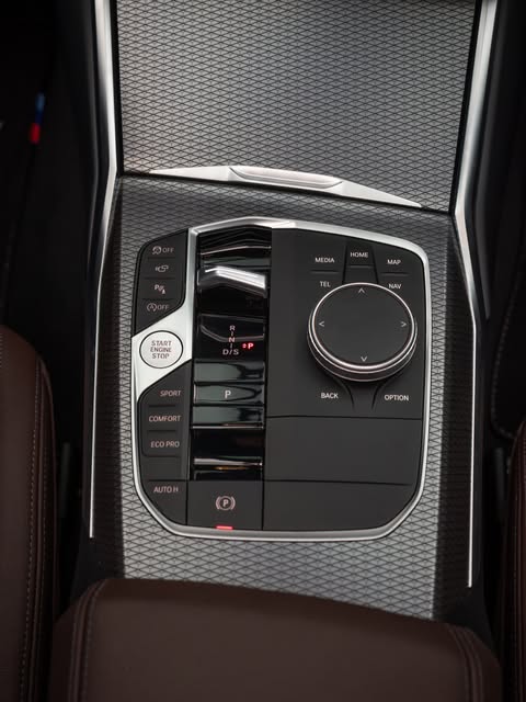 BMW 320I M SPORT - Imagem 12