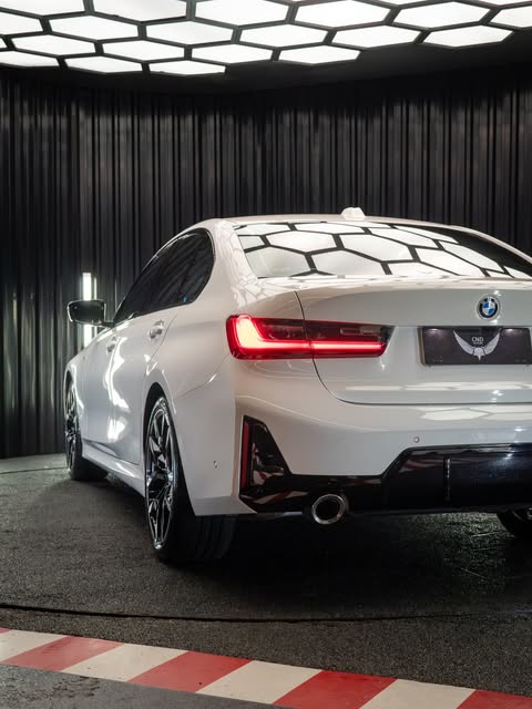 BMW 320I M SPORT - Imagem 15