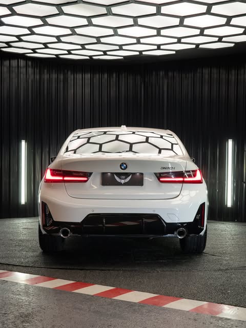BMW 320I M SPORT - Imagem 17