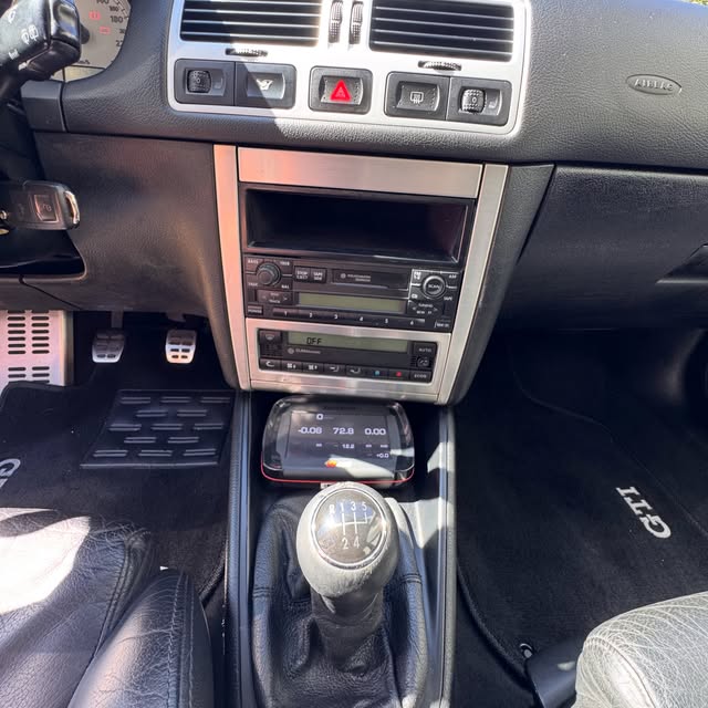 VOLKSWAGEN GOLF GTI - Imagem 8