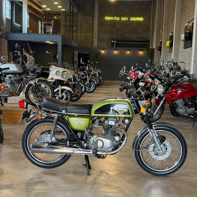 HONDA CB 200 - Imagem 1