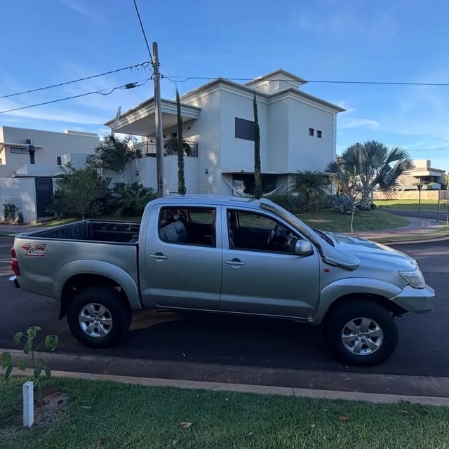 TOYOTA HILUX SR - Imagem 2