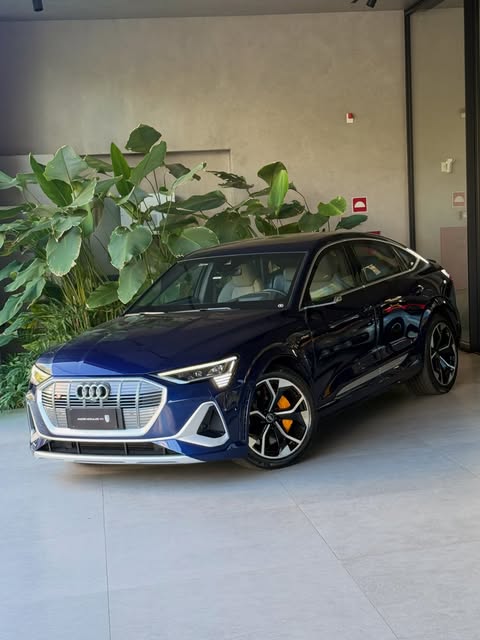 AUDI E-TRON SPORTBACK S - Imagem 1