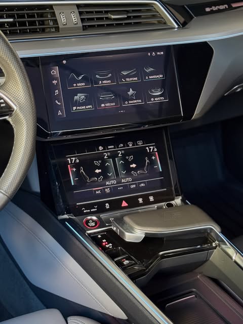 AUDI E-TRON SPORTBACK S - Imagem 11
