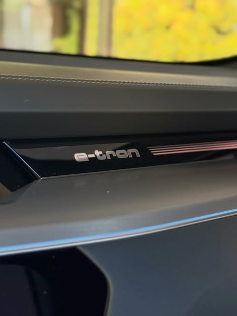 AUDI E-TRON SPORTBACK S - Imagem 13