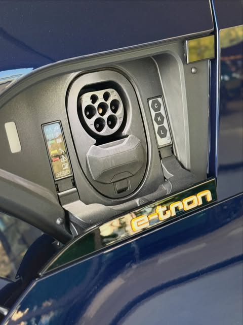 AUDI E-TRON SPORTBACK S - Imagem 14