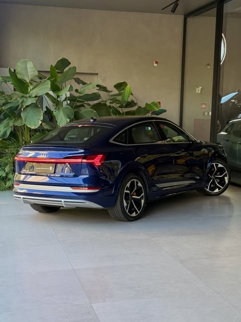 AUDI E-TRON SPORTBACK S - Imagem 15
