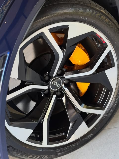 AUDI E-TRON SPORTBACK S - Imagem 8