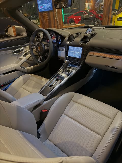 PORSCHE 718 BOXSTER - Imagem 13