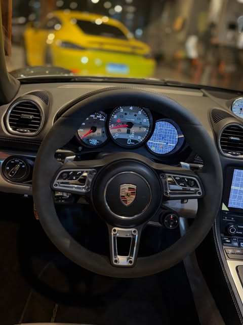 PORSCHE 718 BOXSTER - Imagem 15