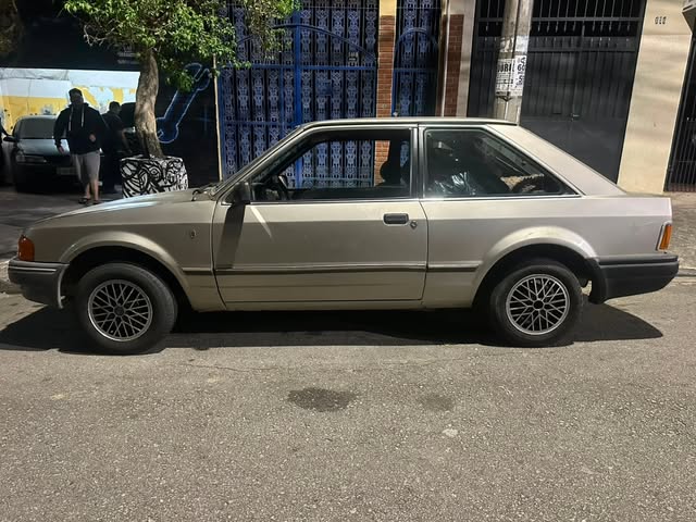 FORD ESCORT GHIA - Imagem 9