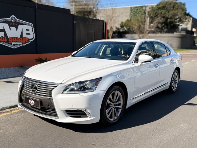 LEXUS LS - Imagem 1