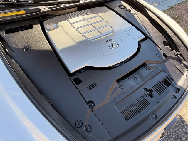 LEXUS LS - Imagem 17