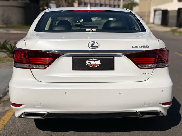LEXUS LS - Imagem 6