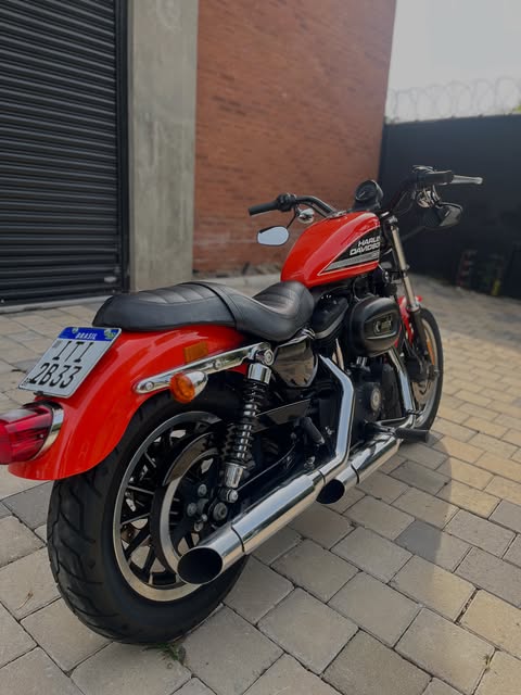 HARLEY-DAVIDSON 883 R - Imagem 4