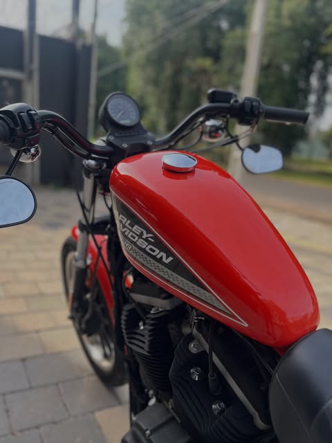 HARLEY-DAVIDSON 883 R - Imagem 5