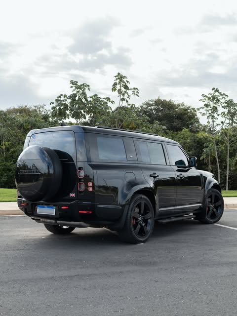 LAND ROVER DEFENDER 130 D300 X - Imagem 11