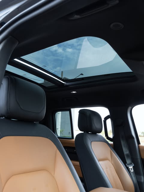 LAND ROVER DEFENDER 130 D300 X - Imagem 12