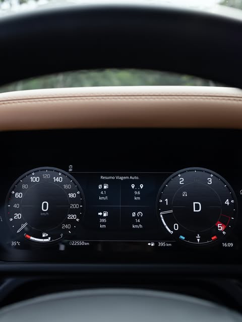 LAND ROVER DEFENDER 130 D300 X - Imagem 13