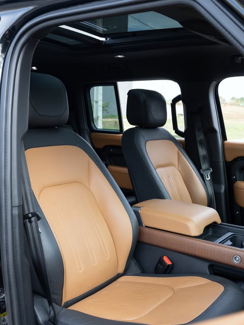 LAND ROVER DEFENDER 130 D300 X - Imagem 6