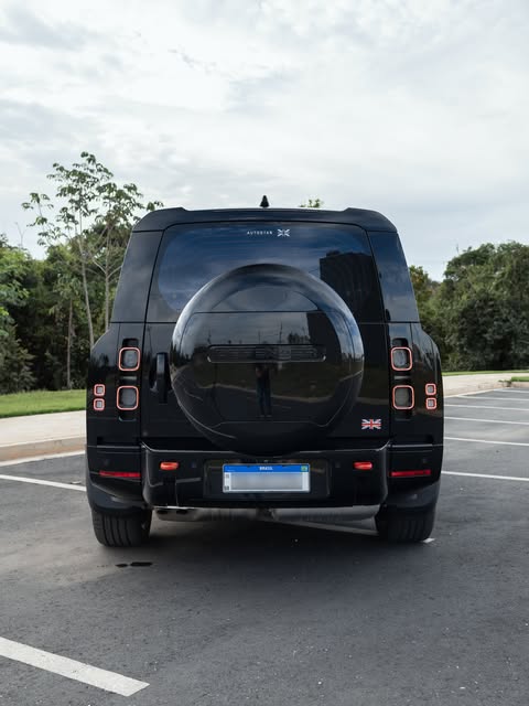 LAND ROVER DEFENDER 130 D300 X - Imagem 7