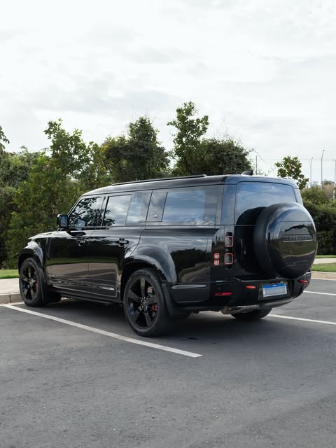 LAND ROVER DEFENDER 130 D300 X - Imagem 8