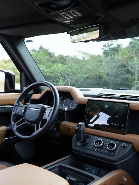 LAND ROVER DEFENDER 130 D300 X - Imagem 9