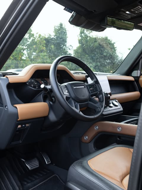 LAND ROVER DEFENDER 130 D300 X - Imagem 10