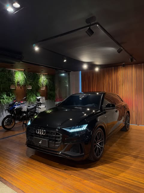 AUDI Q8 QUATTRO PERFORMANCE BLACK S-LINE - Imagem 2