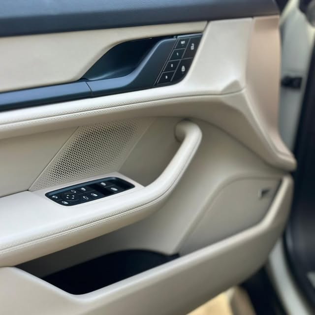 PORSCHE TAYCAN 4S CROSS TURISMO - Imagem 15