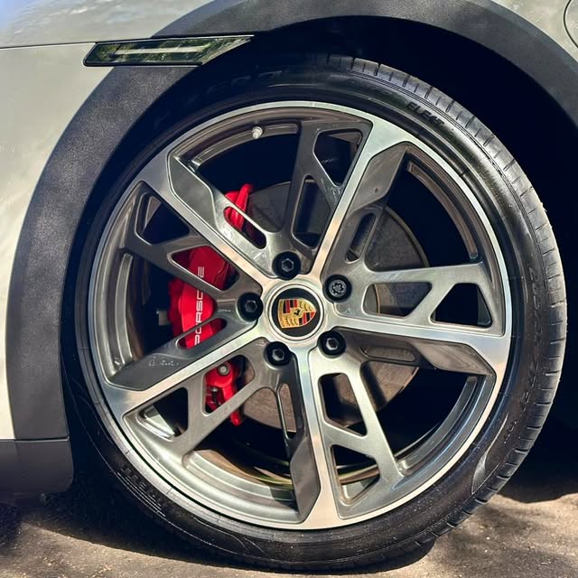 PORSCHE TAYCAN 4S CROSS TURISMO - Imagem 7