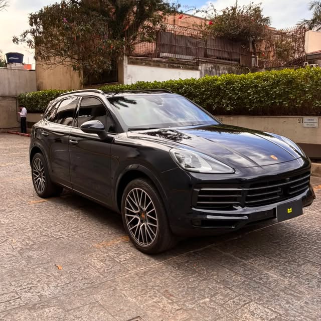 PORSCHE CAYENNE E-HYBRID PLATINUM EDITION - Imagem 3