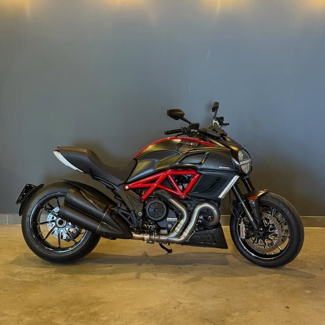DUCATI DIAVEL CARBON ABS - Imagem 2