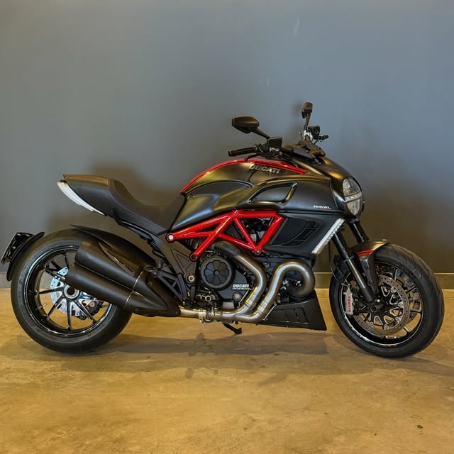 DUCATI DIAVEL CARBON ABS - Imagem 11